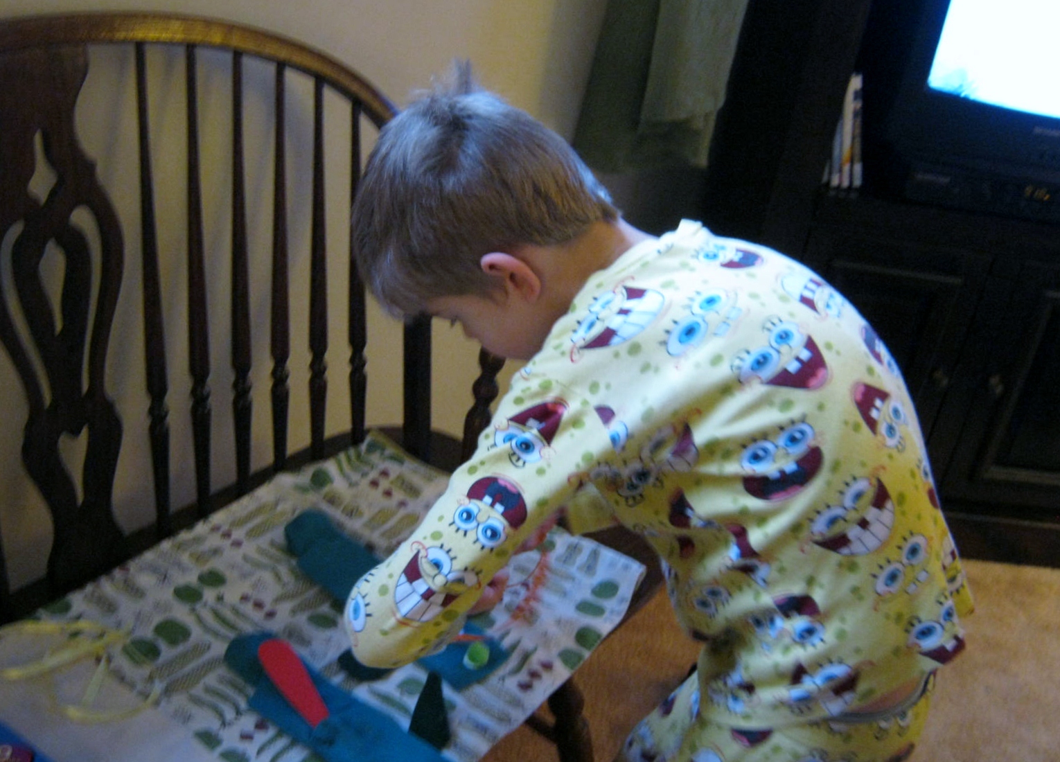 sleepover and sock puppets 024